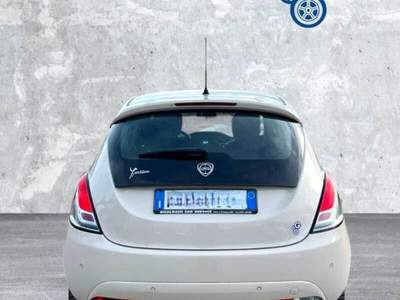 Lancia Ypsilon Ypsilon 1.2 69 CV 5 porte GPL Ecochic Gold usata Laterina