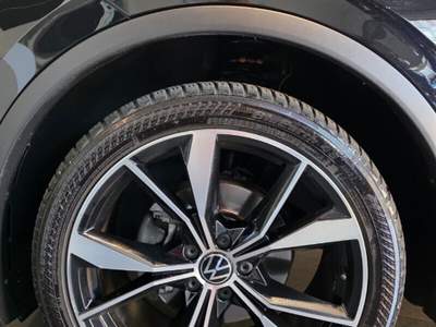 Volkswagen Tiguan Tiguan 2.0 TDI 150 CV SCR DSG R-Line Nero usata POZZUOLI