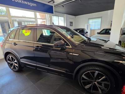 Volkswagen Tiguan Tiguan 2.0 TDI 150 CV SCR DSG R-Line Nero usata POZZUOLI