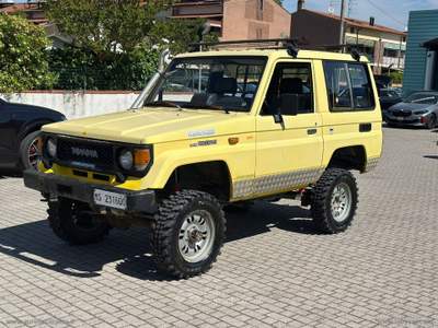 Toyota Land Cruiser Land Cruiser II 2.4 TD SW LJ70 Giallo usata San Giuliano Terme