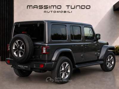 Jeep Wrangler Unlimited 2.2 Mjt II Sahara Grigio usata Casarano