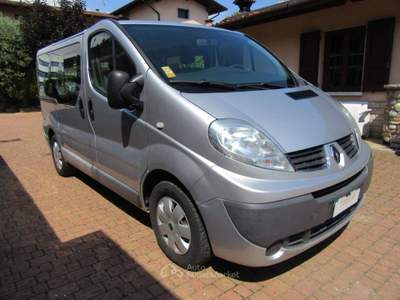 Renault Trafic 2.0 cdi 115 Pulmino 6 posti Omologato 9 Euro 5B Dpf Argento usata Rezzato