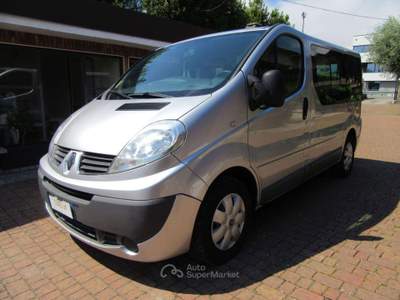 Renault Trafic 2.0 cdi 115 Pulmino 6 posti Omologato 9 Euro 5B Dpf Argento usata Rezzato
