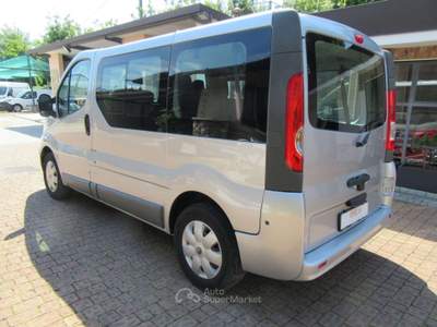 Renault Trafic 2.0 cdi 115 Pulmino 6 posti Omologato 9 Euro 5B Dpf Argento usata Rezzato