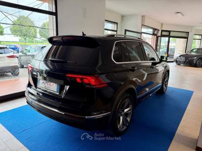 Volkswagen Tiguan 2.0 TDI 150CV SCR DSG R-Line Nero usata Ponte di Piave