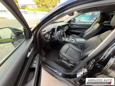 Alfa Romeo Stelvio 2.2 T.diesel 210 CV AT8 Q4 Exec. Nero usata Città Sant'Angelo