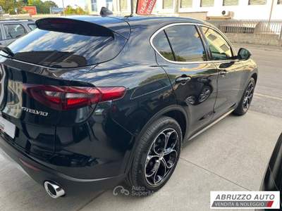 Alfa Romeo Stelvio 2.2 T.diesel 210 CV AT8 Q4 Exec. Nero usata Città Sant'Angelo