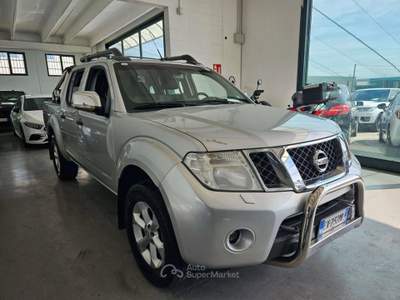 Nissan Navara 2.5 dci d.cab LE PLUS AUTOMATICO 4X4 Argento usata Martinengo