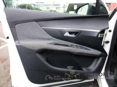 Peugeot 3008 3008 1.6 bluehdi Active s&amp;s 120cv eat6 Blu/Azzurro usata Oristano