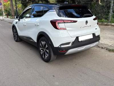 Renault Captur 1.6 Full Hybrid E-Tech 145 CV Techno Bianco usata Palermo