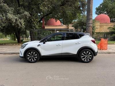 Renault Captur 1.6 Full Hybrid E-Tech 145 CV Techno Bianco usata Palermo