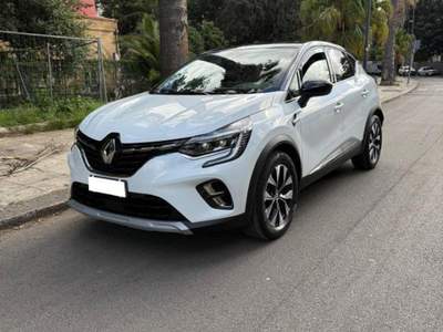 Renault Captur 1.6 Full Hybrid E-Tech 145 CV Techno Bianco usata Palermo