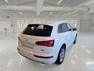 Audi Q5 AUDI Q5 2.0 TDI 140KW BUSINESS SPORT QUATTRO S TRONIC SUV usata Bari