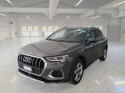 Audi Q3 AUDI Q3 40 TDI QUATTRO S TRONIC BUSINESS ADVANCED SUV usata Verona