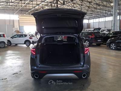 Alfa Romeo Stelvio ALFA ROMEO STELVIO 2.2 TURBO DIESEL 190 CV BUSINESS AT8 Q4 SUV usata Roma