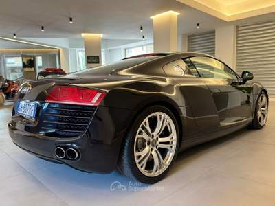 Audi R8 AUDI R8 V8 420CV UNIPRO PERMUTE GARANZIA Nero usata Latina