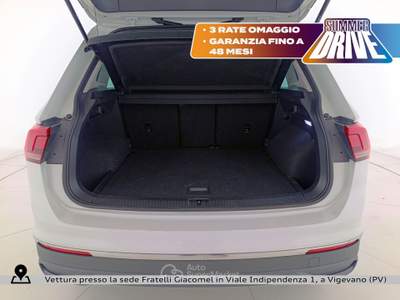 Volkswagen Tiguan 1.5 tsi life 150cv dsg Bianco usata Vigevano
