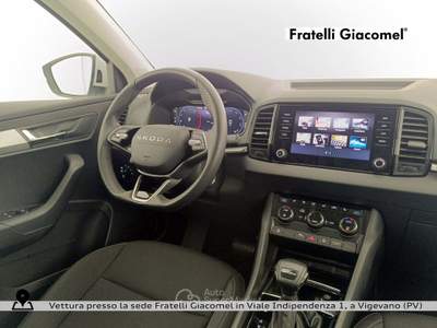 Skoda Karoq 2.0 tdi executive 150cv dsg Bianco usata Vigevano