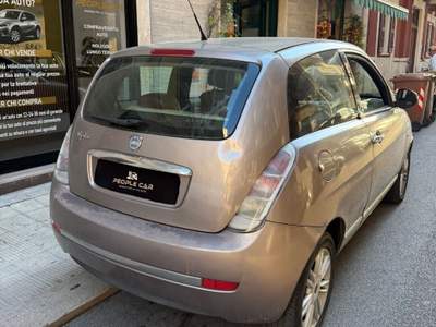 Lancia Ypsilon 75 CV Bronzo usata Bari