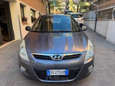 Hyundai i20 77cv 5p GPL Confort Ok Neop Grigio usata Roma