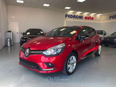 Renault Clio Clio 1.2 16V 75CV 5p limited Neopatentati Rosso usata Leno