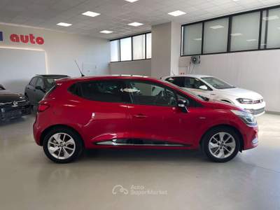 Renault Clio Clio 1.2 16V 75CV 5p limited Neopatentati Rosso usata Leno