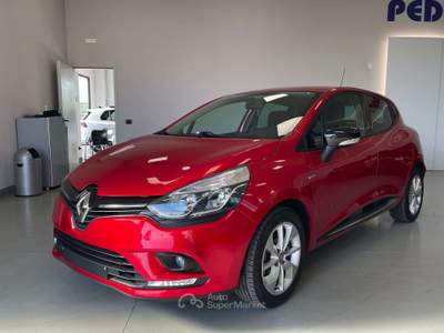 Renault Clio Clio 1.2 16V 75CV 5p limited Neopatentati Rosso usata Leno