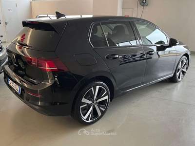 Volkswagen Golf 1.5 Ehybrid Edition Plus 204CV DSG Neopatentati Nero usata Leno