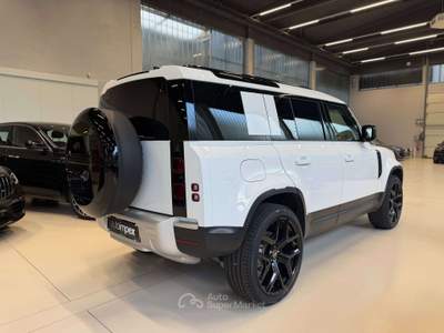 Land Rover Defender 110 3.0d mhev S awd 200cv auto 23" usata Merano