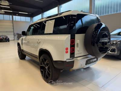 Land Rover Defender 110 3.0d mhev S awd 200cv auto 23" usata Merano