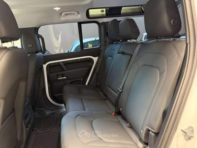 Land Rover Defender 110 3.0d mhev S awd 200cv auto 23" usata Merano