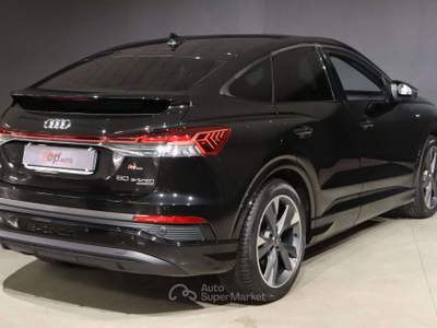 Audi Q4 Q4 Etron 50 QUATTRO 300CV S-LINE MATRIX POMPA DI CALORE SONOS Nero usata Varna