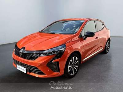 Renault Clio 1.6 Hybrid E-TECH 145 Techno Arancione usata Mariano Comense