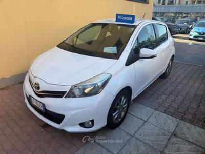 Toyota Yaris 1.3 5 porte Lounge Bianco usata Sesto San Giovanni