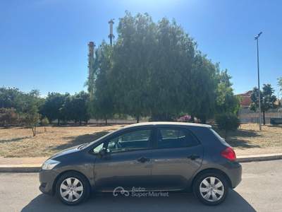 Toyota Auris 1.4 DIESEL 2008 - SPAZIOSA Grigio usata Terlizzi