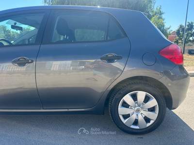 Toyota Auris 1.4 DIESEL 2008 - SPAZIOSA Grigio usata Terlizzi