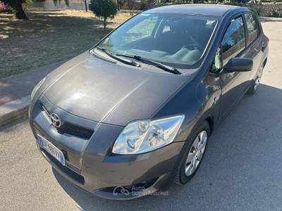 Toyota Auris 1.4 DIESEL 2008 - SPAZIOSA Grigio usata Terlizzi