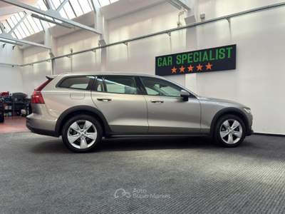 Volvo V60 Cross Country 2.0 d4 Geartronic Pro AWD MY20 - APPLE CAR PLAY|NAVI|SENSORI Grigio usata Como