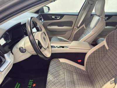 Volvo V60 Cross Country 2.0 d4 Geartronic Pro AWD MY20 - APPLE CAR PLAY|NAVI|SENSORI Grigio usata Como