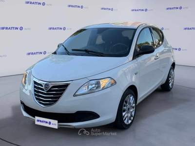 Lancia Ypsilon Ypsilon 1.2 69 Cv 5 Porte Gpl Ecochic Silver Bianco usata Cassola Lancia Ypsilon Ypsilon 1.2 69 Cv 5 Porte Gpl Ecochic Silver Bianco usata Cassola