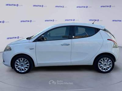 Lancia Ypsilon Ypsilon 1.2 69 Cv 5 Porte Gpl Ecochic Silver Bianco usata Cassola