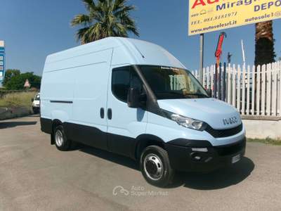 Iveco Daily 35C13 2.3 130CV E5 FURGONE GEMELLATO P.3520 H3 **135000KM** Blu/Azzurro usata Giugliano in Campania