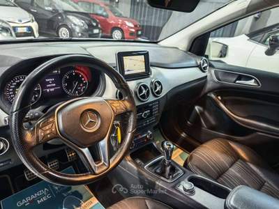 Mercedes-Benz Classe B B180 Premium Led Navigatore pelle Neopatentati usata Sedriano