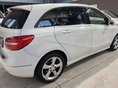 Mercedes-Benz Classe B B180 Premium Led Navigatore pelle Neopatentati usata Sedriano