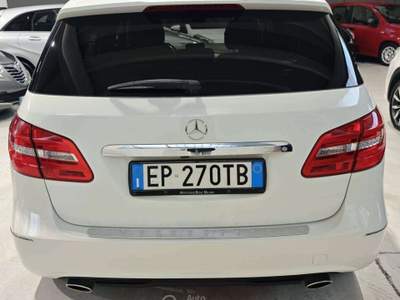 Mercedes-Benz Classe B B180 Premium Led Navigatore pelle Neopatentati usata Sedriano