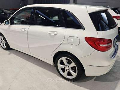 Mercedes-Benz Classe B B180 Premium Led Navigatore pelle Neopatentati usata Sedriano