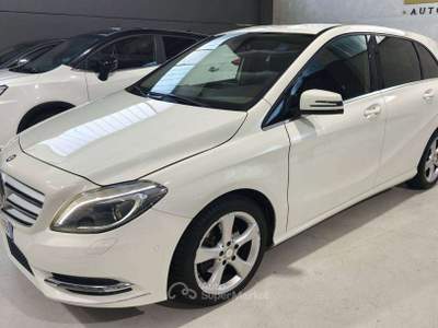 Mercedes-Benz Classe B B180 Premium Led Navigatore pelle Neopatentati usata Sedriano