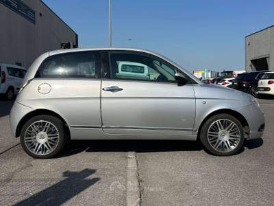 Lancia Ypsilon NEOPATENTATI UNICO PROPRIETARIO 1.2 BENZ Argento usata Orzinuovi