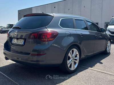 Opel Astra Sports Tourer 1.6 t. Cosmo S 180cv turbo Grigio usata Orzinuovi
