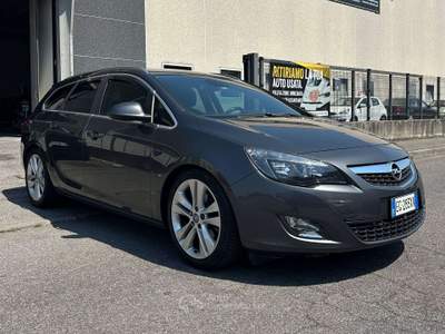 Opel Astra Sports Tourer 1.6 t. Cosmo S 180cv turbo Grigio usata Orzinuovi